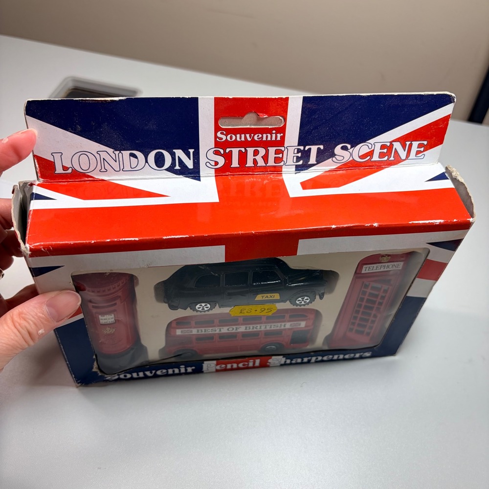 Souvenir London Street Scene Die-Cast Pencil Sharpeners Set Bus Taxi Phone Box - Picture 3 of 13